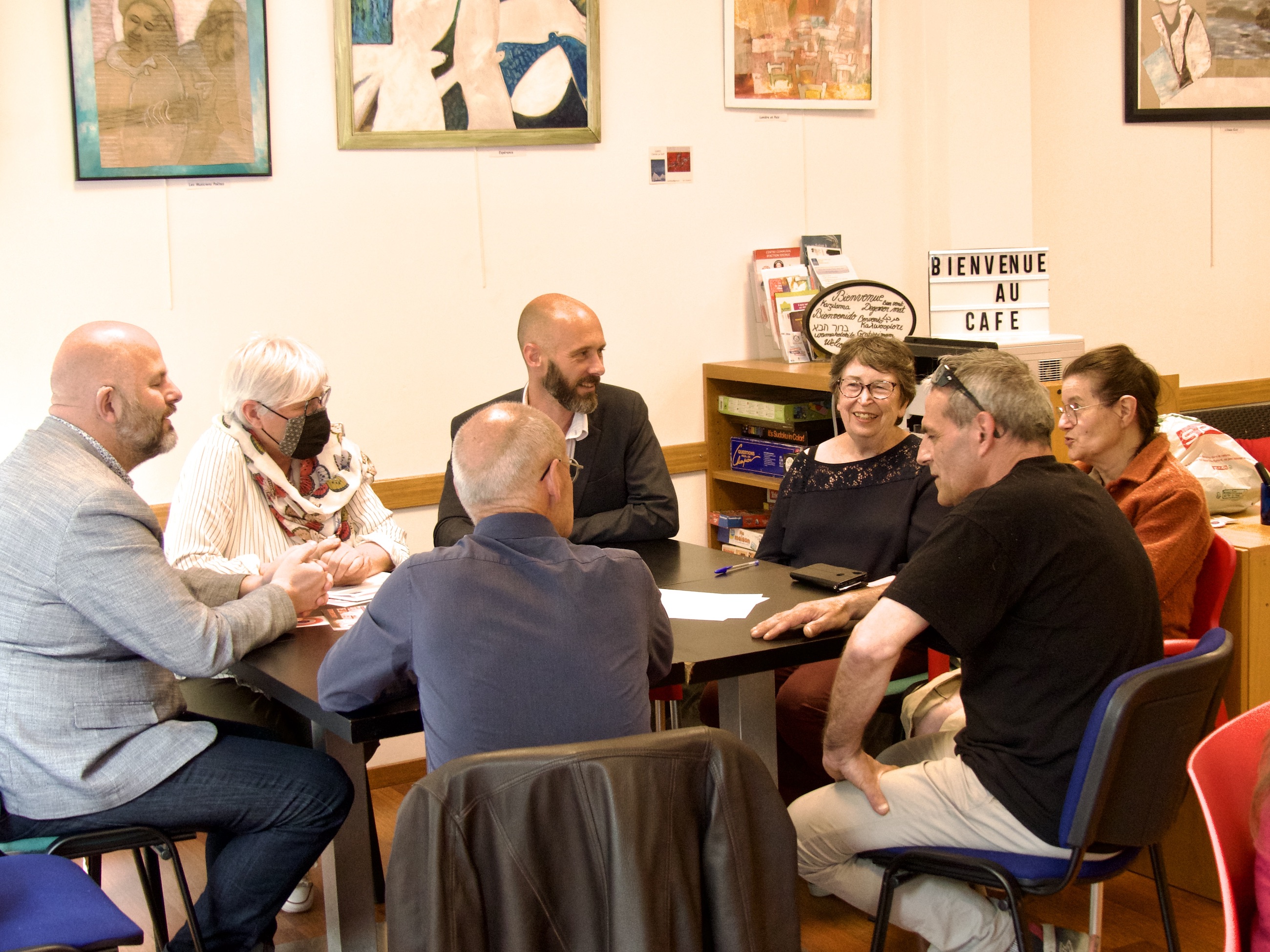 Plaidoyer législatives avec Gregory Le Berre et Matthieu Stervinou au café solidaire Quimper