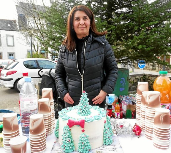 Le beau gâteau confectionné par Kristine, Arménienne, qui régale régulièrement le groupe de ses douceurs.