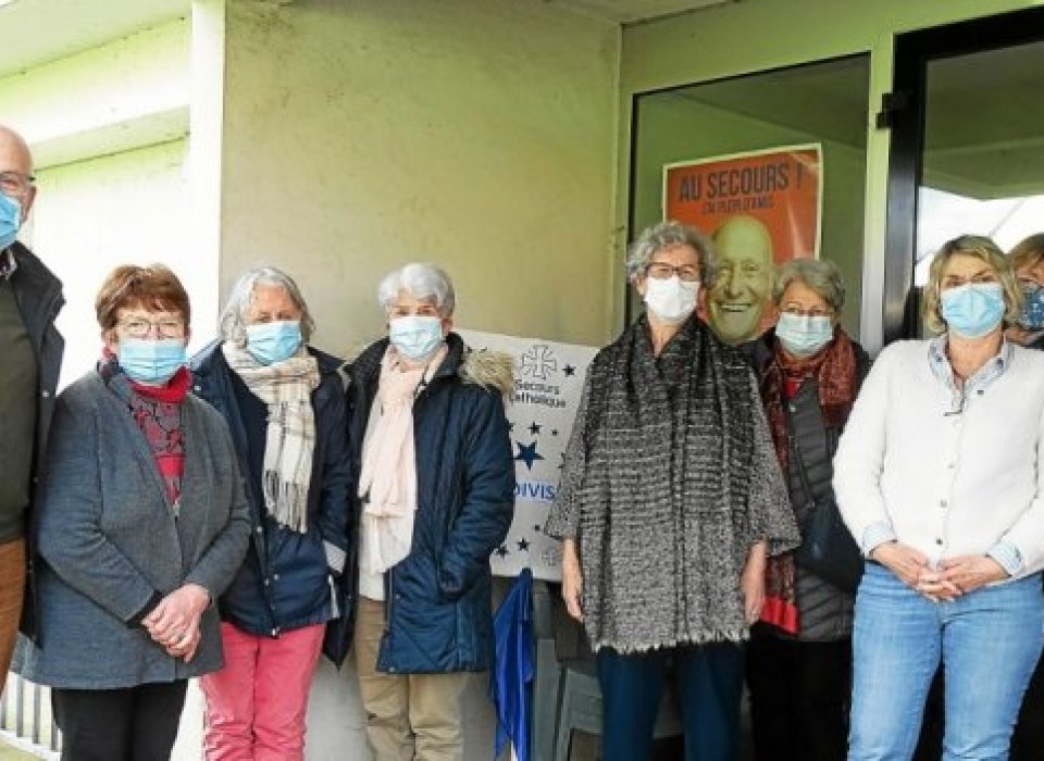 André Le Fur (à gauche) vient de passer le relais à deux co-responsables : Louise Diguet et Marie-Denise Creignou