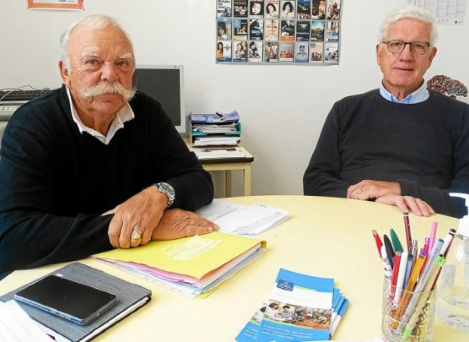 Xavier Danguy des Déserts et Olivier de Fenoyl viennent de reprendre les permanences hebdomadaires. (Abjean Philippe)