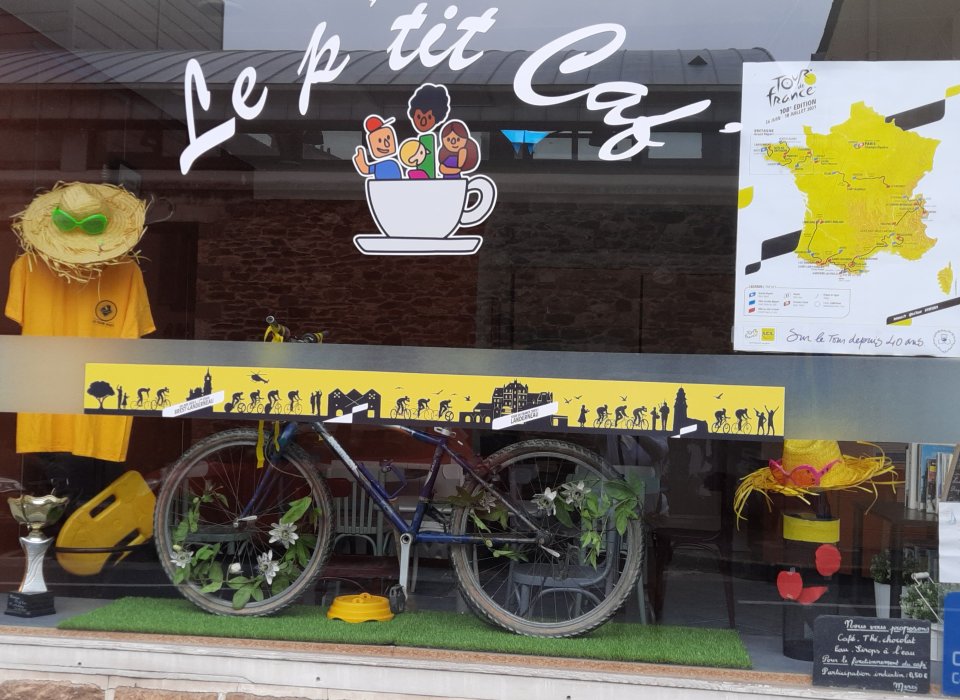 Le P'tit Caf solidaire aux couleurs du Tour de France Le P'tit Caf solidaire aux couleurs du Tour de France