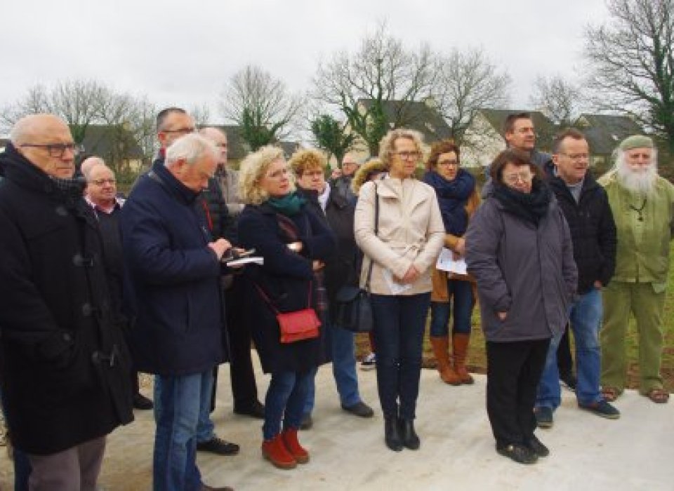 Équipe de Landivisiau : signature d’une convention pour le jardin partagé Équipe de Landivisiau : signature d’une convention pour le jardin partagé