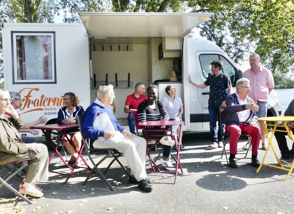 Le Fraternibus créé du lien et rompt la solitude en sud Finistère.