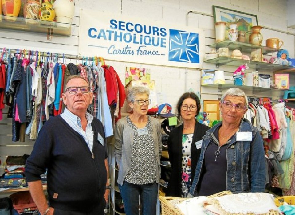L’équipe du Secours Catholique assure des permanences les mardis, mercredis et jeudis, ainsi que le deuxième samedi du mois. L’équipe du Secours Catholique assure des permanences les mardis, mercredis et jeudis, ainsi que le deuxième samedi du mois.
