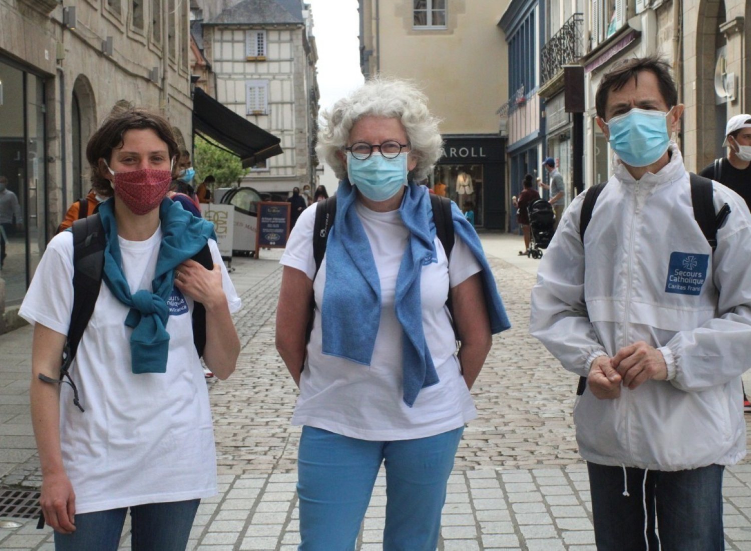 Amandine, Elisabeth et Frédéric sont bénévoles au Secours catholique à Quimper. Ils font partie de l’équipe des maraudeurs. (©Côté Quimper)
