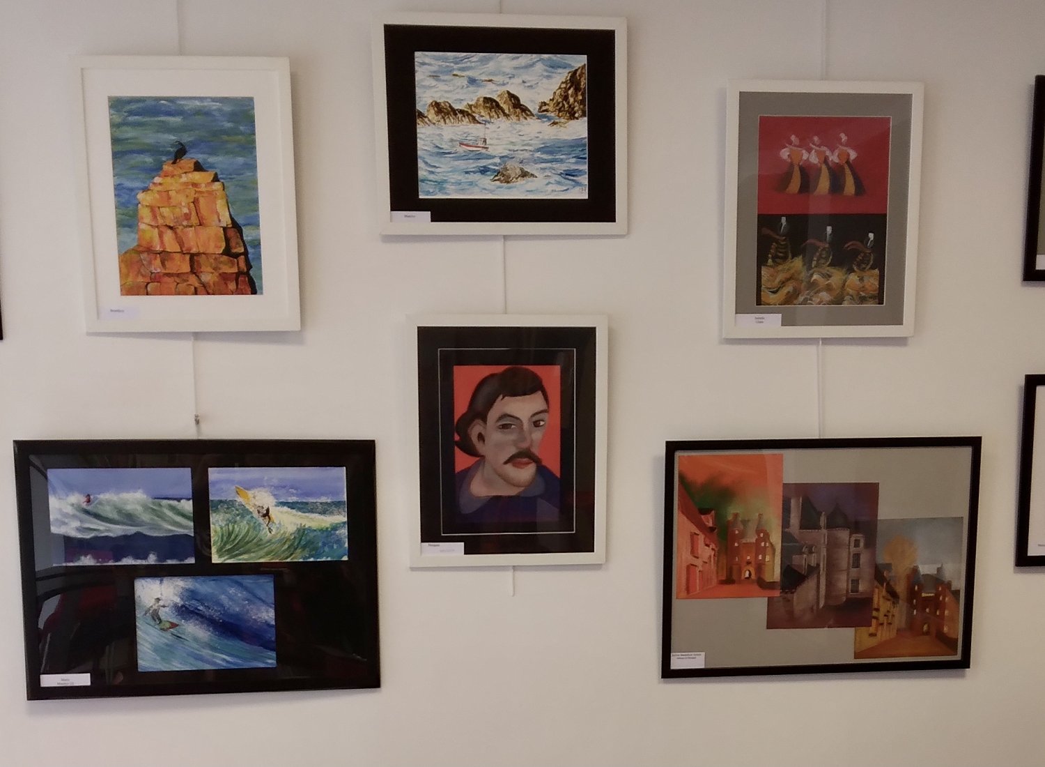 Expo Manucréa des travaux de l’année des élèves cornouaillais de Florence Muckensturm. 